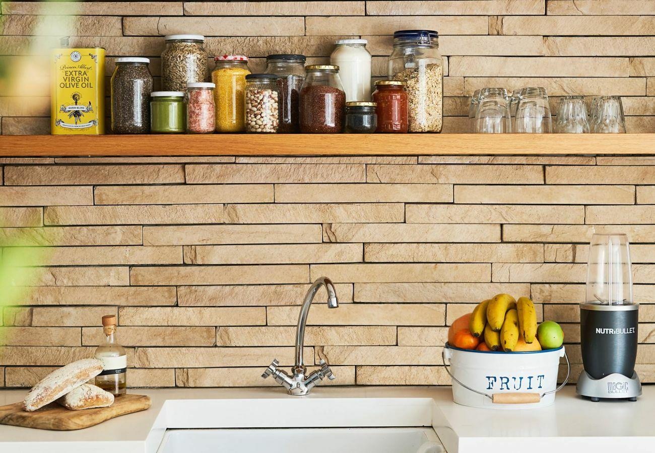 Simplified kitchen 1